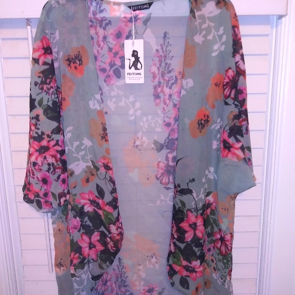 Kimono - Picture 1 of 2